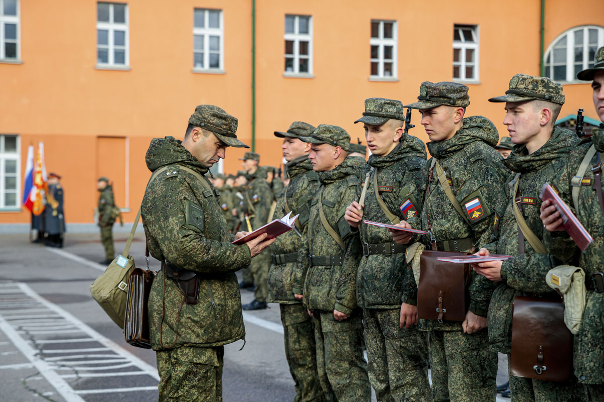 Служба в армии: чем кормят, как звонить, отгулы, девушки Первый день в